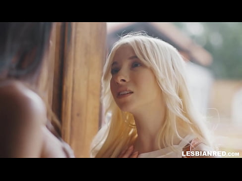 ❤️ Jenta kommer hjem noen måneder senere og ender opp med å spise stemorens fitte ❌ Superporno hos oss ❤